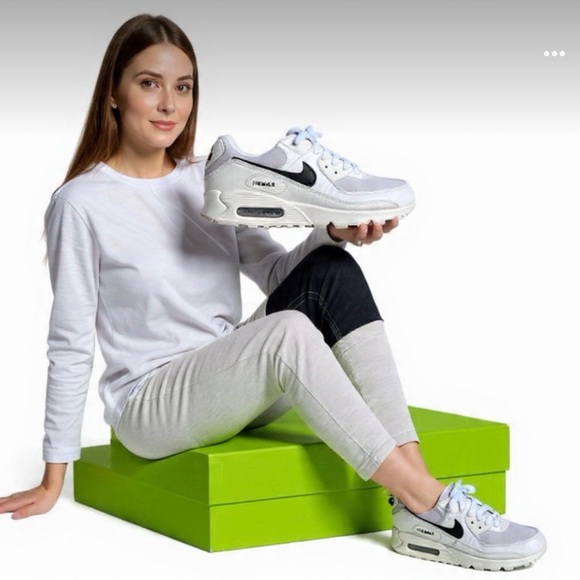 Size 9 Women’s Nike White and Black Air Max 90 Sneakers/ Men’s Size 7.5 - Picture 6 of 14